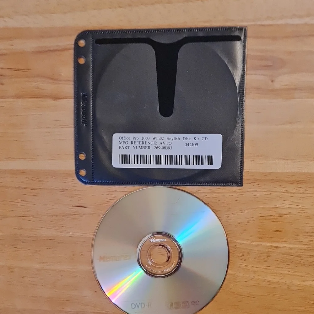 Microsoft Office Pro 2003 CD with Black Case